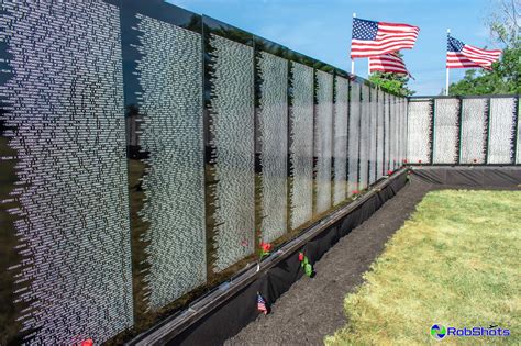 Slideshow Law Enforcement Memorial Service At The Traveling Vietnam Memorial Wall The Niagara