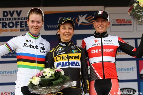 Jolien verschueren zal volgend veldritseizoen in een nieuw tenue te zien zijn. 2016 Koppenbergcross: Verschueren Defends, Defeats De Jong ...