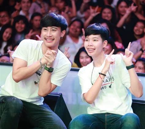 สวัสดีค่ะ กระทู้นี้ ไม่โลกสวยนะจ๊ะ ^__^ ยาวหน่อยนะ อ่านผ่านๆเอาโลดด ก่อนอื่นเลยบอกก่อนนะว่า นี่ไม่ใช่เรื่องจะมาโจมตีนุ๊กปายหรืออะไร และ. เปิดใจ นุ๊ก&ปาย คู่จิ้นแห่งปี