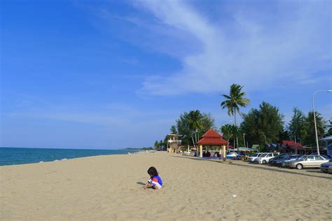 A 50 km de pantai cahaya bulan. Pantai Cahaya Bulan | Formerly known as Pantai Cinta ...