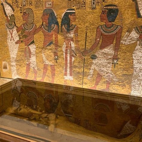 photos at tomb of tutankhamun kv62 valley of the kings ancient egyptian art tutankhamun
