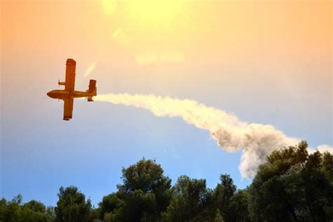 Εκκενώθηκε η φέριζα και θα γίνουν κι άλλες εκκενώσεις σε οικισμούς», τόνισε και στη συνέχεια πρόσθεσε Φωτιά στην Κερατέα - Ειδήσεις - νέα - Το Βήμα Online
