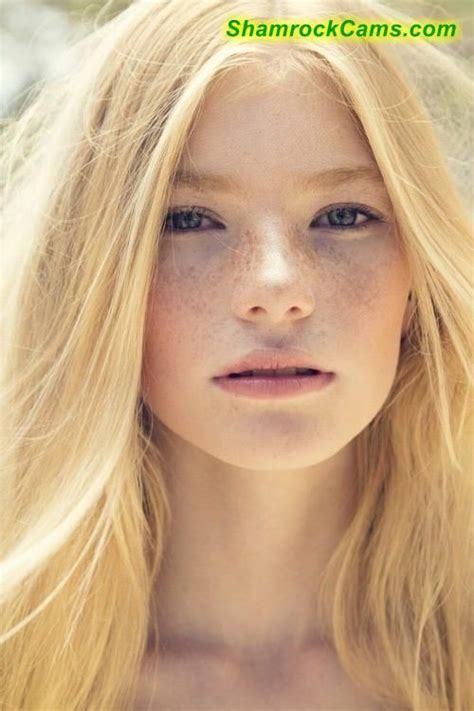 Freckles Beauty Freckled Women With Freckles Blonde Women Beautiful Freckles