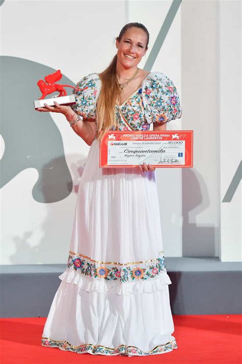 Ana rocha de sousa venceu seis prémios, incluindo dois leões de veneza, um dos mais importantes festivais de cinema do mundo. O look de Ana Rocha de Sousa, a portuguesa que venceu 2 ...