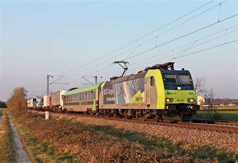 Handelt es sich dabei um eine reaktion auf die vorherige ausweisung 18 russischer diplomaten aus tschechien. Zugunglück bei Auggen: Brückenbauteil aus Stahl und Beton ...