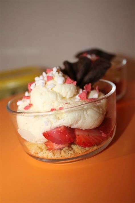 Verrine palet breton fraise chantilly chatcuisine