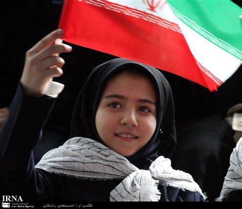حجاب اختیاری حق زن ایرانی نه به حجاب اجباری