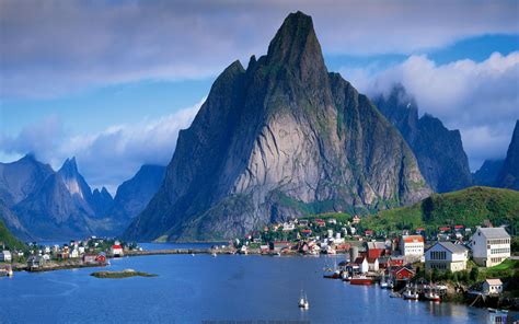 The Breathtaking Fishing Village Of Reine Norway Pics