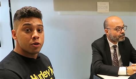 Delegado da cunha e gabriel monteiro tão sem encontrando pela primeira vez na vida, aqui no flow!@cometa podcast com o @delegado da cunha: Gabriel Monteiro perde porte de armas e pode sair da PM ...