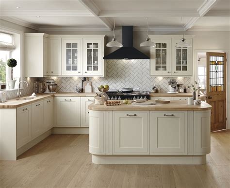 Tewkesbury Framed Antique White Kitchen Shaker Kitchens Howdens Joinery
