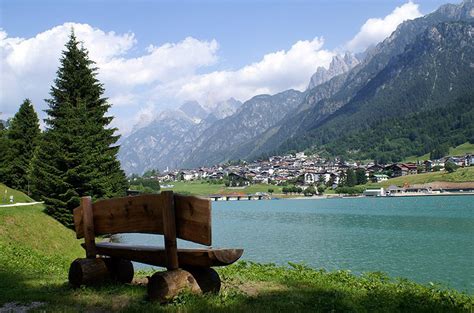 Proponiano in zona di montagna ad auronzo di cadore appartamento al piano primo di palazzina di sole 4 unità. Aurono di Cadore/Misurina - Appartamenti vacanza ad ...