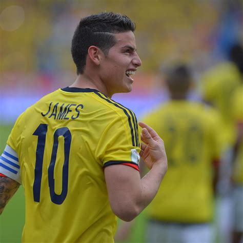 James rodríguez, futbolista colombiano que juega como centrocampista en el real. James Rodriguez Reportedly Uses Middle Finger Gesture to ...