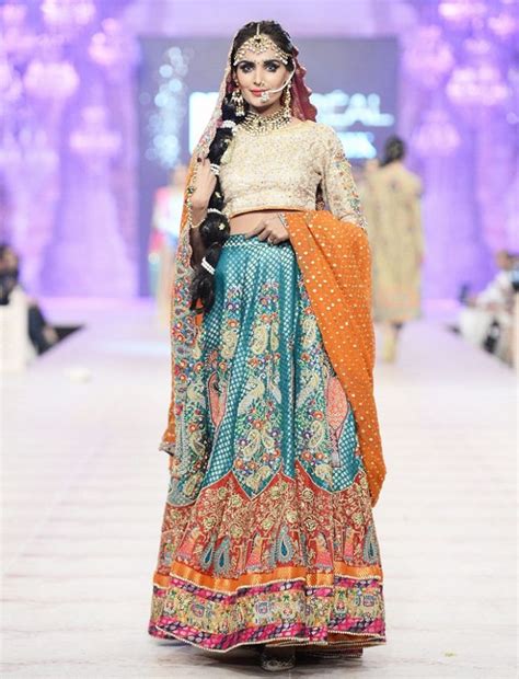 Zara kleider für mädchen online kaufen ubup | zara mädchen kleid de 110 second hand kaufen. Zara Shahjahan Latest Bridal Dresses Collection 2017 For ...