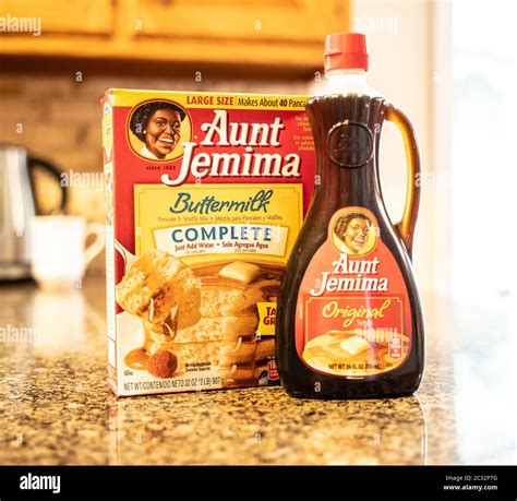 berks county pennsylvania january 18 2020 aunt jerima syrup and pancake mix and maple syrup