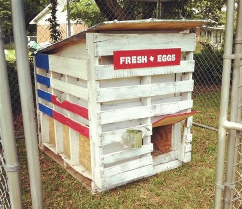 Different designs and shapes of. Pallet Chicken Coop out of Recycled Pallets | Pallet Furniture DIY