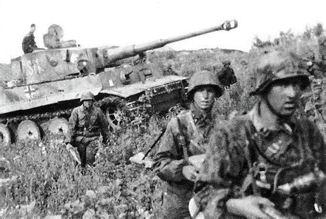 Battle Of Kursk 2nd Ss Panzer Division Soldiers Tiger I Tank 1943
