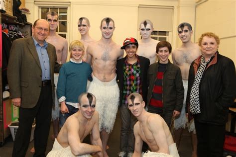 Photo Exclusive Billy Elliot Cast Visits Swan Lake