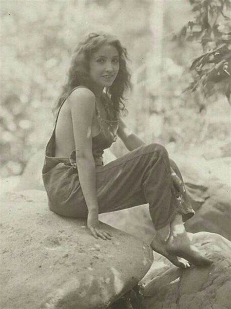 The Most Beautiful Actresses Of The Silent Film Era Silent Film Silent Film Stars Bessie Love