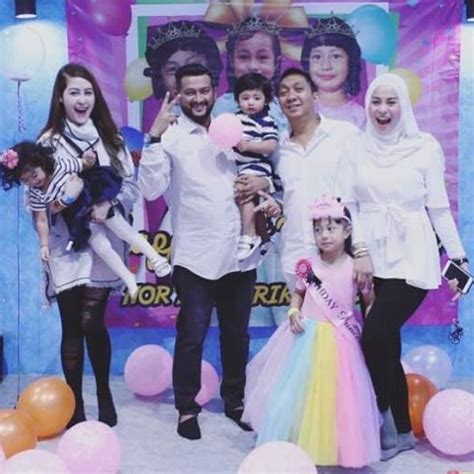 Episod pertama dewi remaja 2014/15 yang diserikan oleh fair & lovely bersama sunsilk ini mengambil tempat di dalam hutan. Macam Adik Dengan Kakak, Ini 7 Kelebihan Jadi Ibu Muda ...