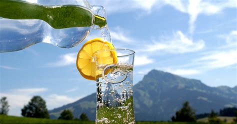 News 10 Tipps Um Genug Wasser Zu Trinken Grander International