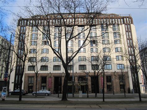 (+43 1) 537 33 27 e: Hotel Hilton Vienna Plaza | 1. Bezirk | Bilder aus Wien ...