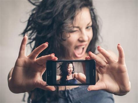 Posting Too Many Selfies On Instagram Can Ruin Your Love Life Research Hindustan Times