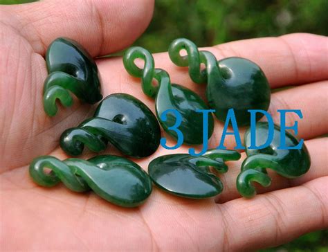 Natural Green Nephrite Jade Double Twist Pendant Necklace Maori Pounamu