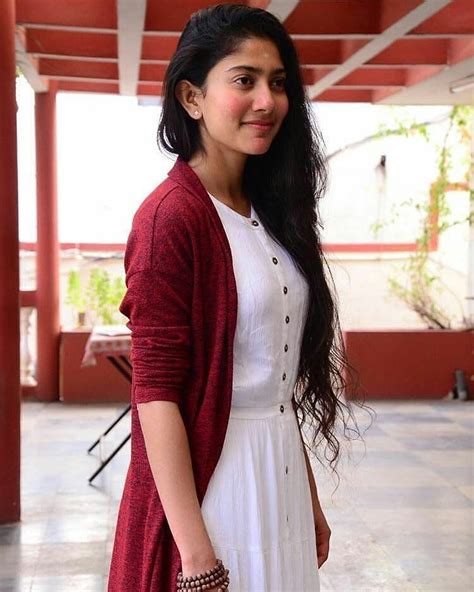 Hot indian heroine photos, images, gallery. Telugu Heroine Photos : Sai Pallavi Images | Sai Pallavi ...