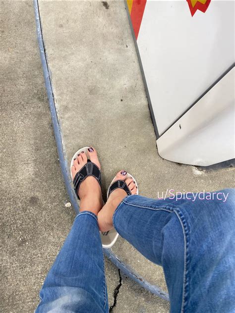 you may have seen me at a gas station r femaleflipflops