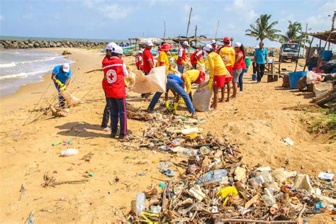 Sri Lanka Red Cross Cleaning Up Sri Lankas Coastline To Safeguard