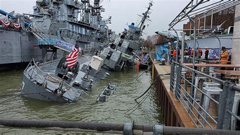 Historic Ww Ii Ship Sinking In New York After Major Breach