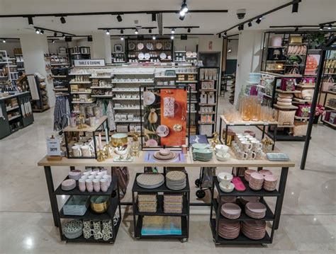 monoprix ouvre un magasin dédié à la décoration à paris marie claire t shop interiors deco