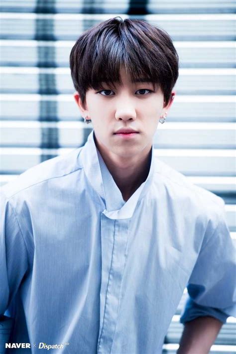 You should open the presents i got you. minghao said confidently. Seventeen'den The8'in Yakışıklı Olduğu 20 An - KoreZin