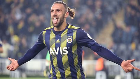 Jun 08, 2021 · vedat muriqi (27 de ani) a fost transferat de lazio, în toamna anului trecut, de la fenerbahce, pentru 18,5 milioane de euro. Montella dhe Kovac, në garë për trajner të Vedat Muriqit ...