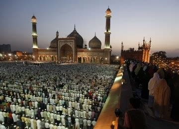Sekilas wajah peradaban islam di india, kemunduran kekhalifahan abbasiyah di baghdad, tidak memungkinkan islam menaklukkan seluruh daratan asia, khususnya china dan mongolia. Sejarah Perkembangan Islam di India - Kota Islam