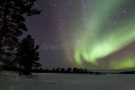 Aurora Borealis En Inari Laponia Finlandia Foto De Archivo Imagen