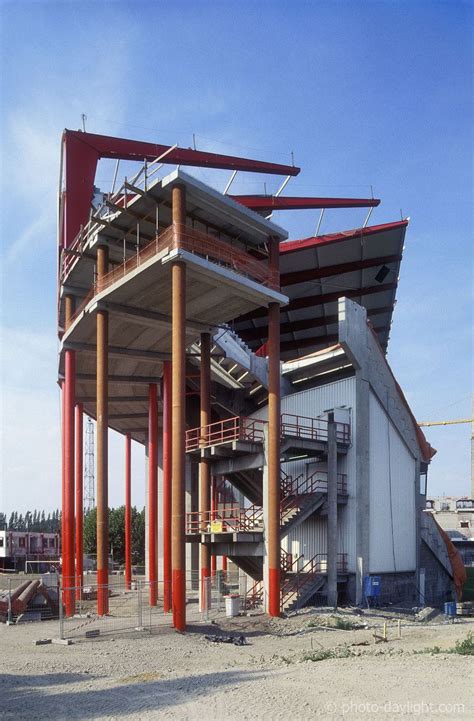 Rue de la centrale, 2. Bureau Greisch - Stade du Standard de Liège