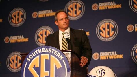 Former Mizzou Head Coach Gary Pinkel Inducted Into Nff Hall Of Fame