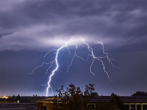 Een huishoudelijke hulp in geldrop vind je snel op werksters.nl! Zwaar noodweer zorgde dinsdagavond voor overlast op het ...