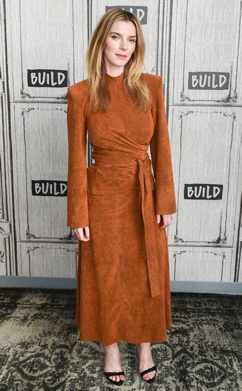 Glowing In Copper From Fashion Police The Hunt Actress Betty Gilpin