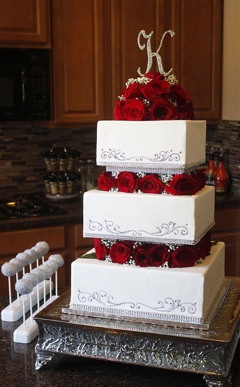 Top 20 Square Wedding Cakes That Wow | Roses & Rings