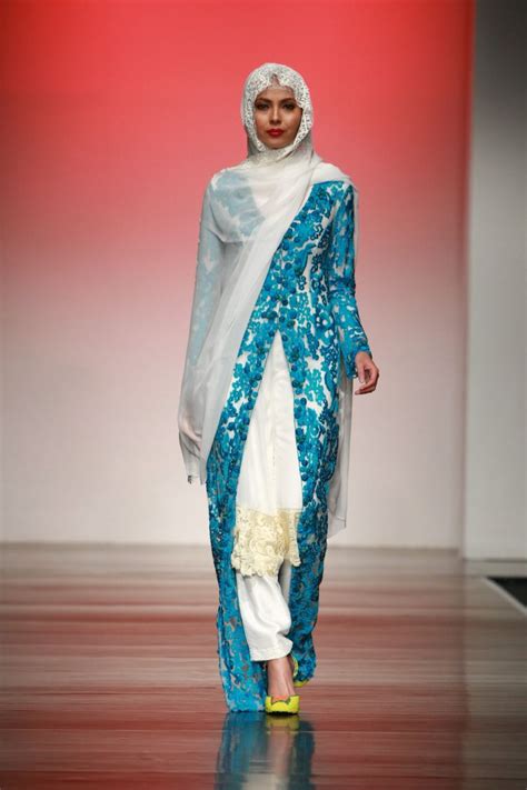 Inspirasi model hijab terbaru yang syar'i untuk berbagai acara seperti : Pin on Hijab Fashion