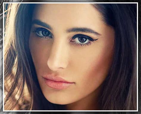 Learn How To Make Perfact Eyebrow Shape In Hindi Learn How To Make