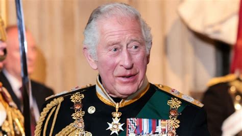 Prince Charles Wasn’t Allowed To Sit On The Queen’s Throne In Parliament For This Reason