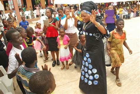 Tope alabi songs is one of the most played gospel songs in nigeria and has won many awards for her enlightening and. GOSPEL SINGER TOPE ALABI CELEBRATES EASTER WITH STEPHEN'S ...