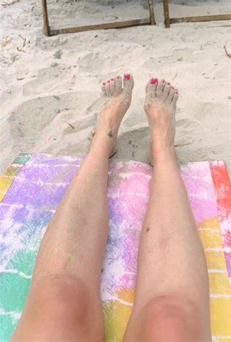 My Moms Feet At The Beach Rinsestfeet