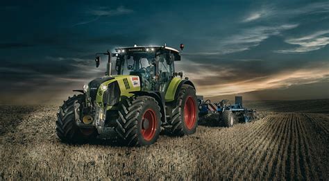 Claas Xerion 5000 2019 Tractor On The Field New Xerion 5000 Soil