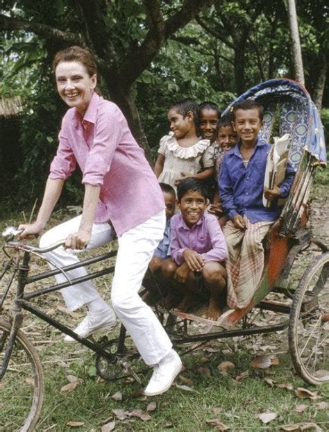 Audrey Hepburn On A Unicef Mission In 1990 Pics