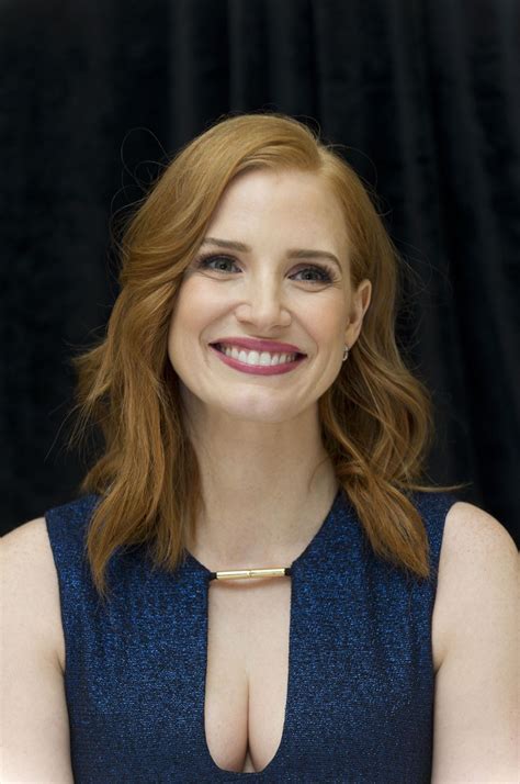 One of the reasons is her height, as she stands 5 feet 4 inches or 1.63 m (163 cm) tall, and her weight is a mere 123 pounds or 56 kg. JESSICA CHASTAIN at The Martian Press Conference in New ...