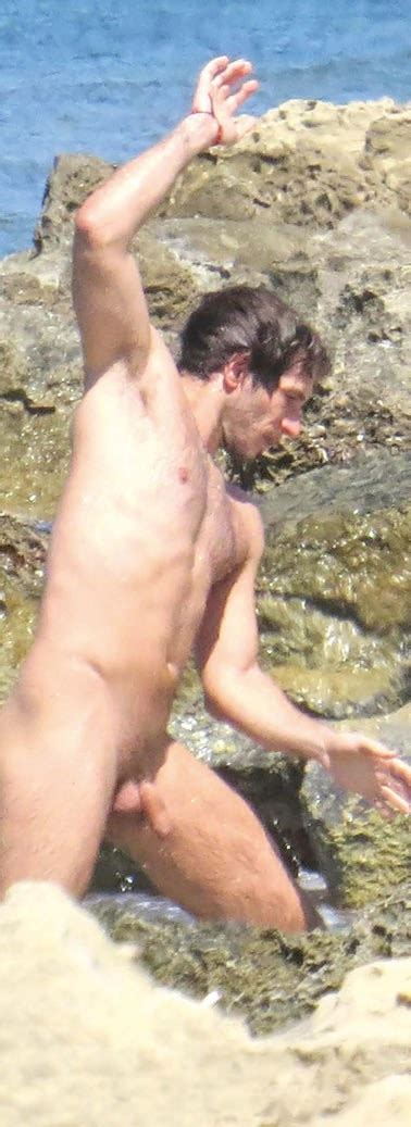 La Galeria Del Tio Bueno Quim Gutierrez Pillado Desnudo En La Playa